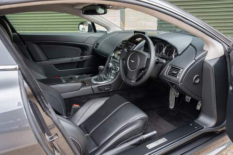 Aston Martin Vantage V8 - Large 10