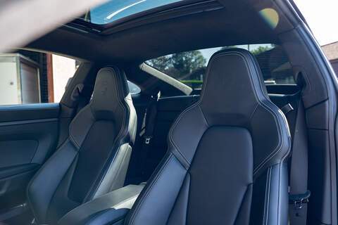 Porsche 911 T 992 Carrera S - Large 4