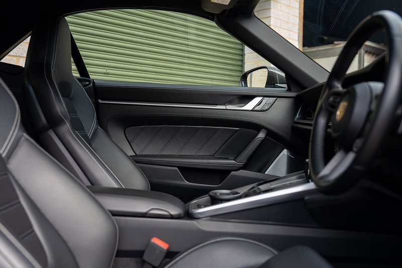 Porsche 911 T 992 Turbo S - Large 31