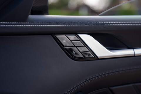 Porsche 911 T 992 Turbo S - Large 44