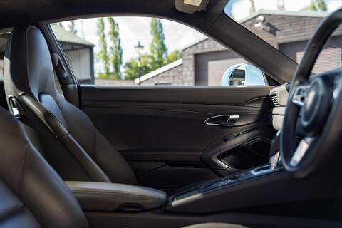 Porsche 911 T 991 Carrera GTS - Large 14