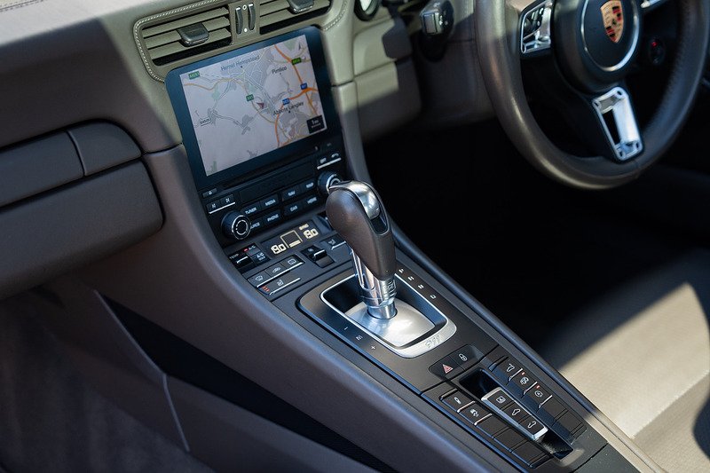 Porsche 911 T 991 Carrera GTS - Large 39