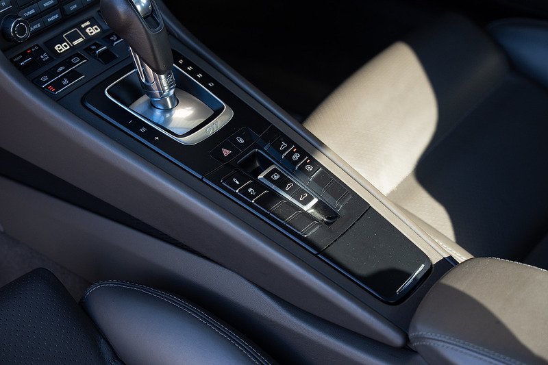 Porsche 911 T 991 Carrera GTS - Large 12