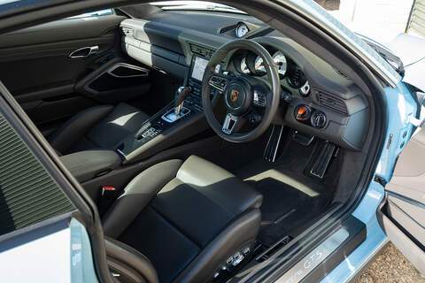 Porsche 911 T 991 Carrera GTS - Large 10