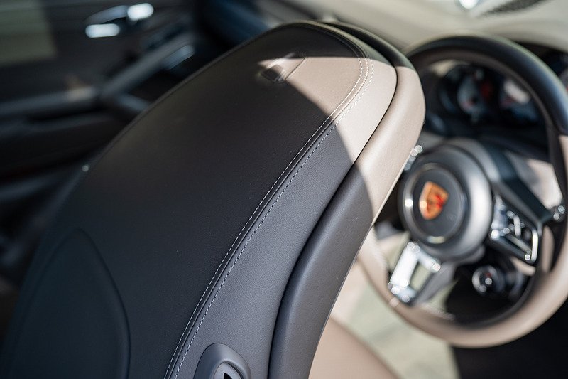 Porsche 911 T 991 Carrera GTS - Large 16