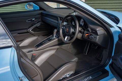 Porsche 911 T 991 Carrera GTS - Large 46