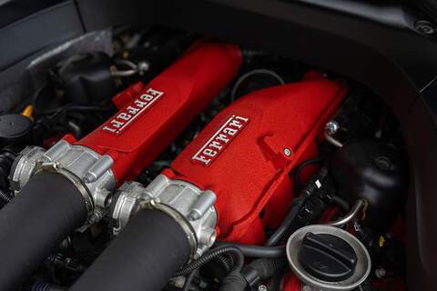 Ferrari GTC4Lusso T V8 - Large 33