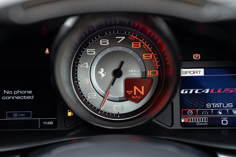 Ferrari GTC4Lusso T V8 - Large 47