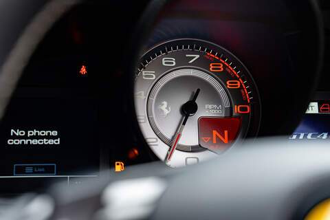 Ferrari GTC4Lusso T V8 - Large 36