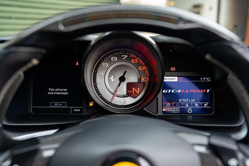 Ferrari GTC4Lusso T V8 - Large 18