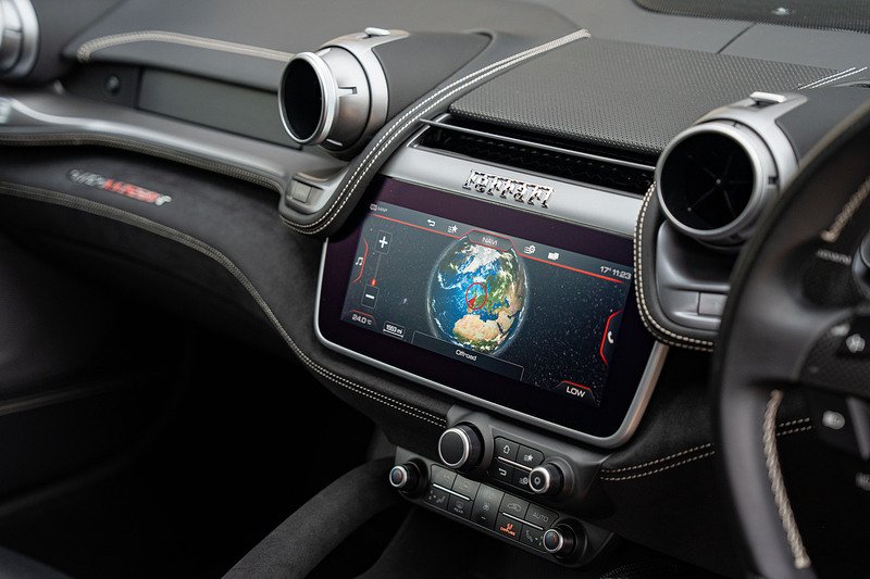 Ferrari GTC4Lusso T V8 - Large 35