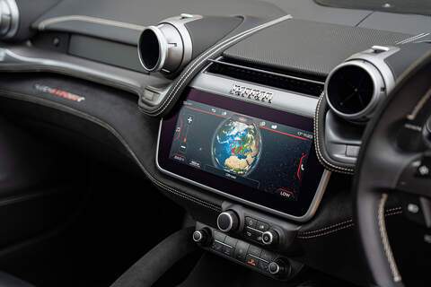 Ferrari GTC4Lusso T V8 - Large 35