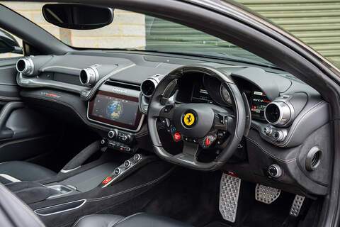 Ferrari GTC4Lusso T V8 - Large 48