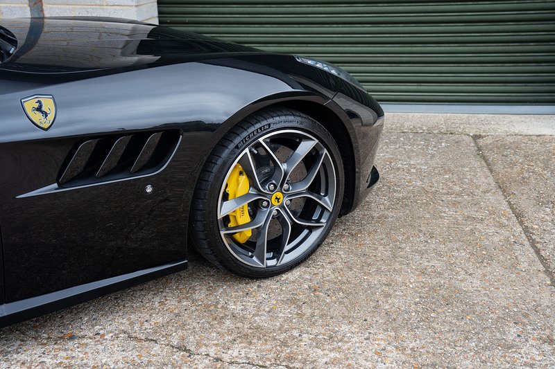 Ferrari GTC4Lusso T V8 - Large 31