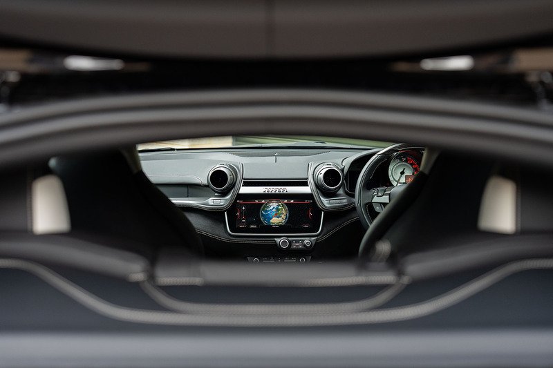 Ferrari GTC4Lusso T V8 - Large 17