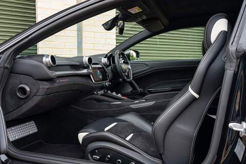 Ferrari GTC4Lusso T V8 - Large 3