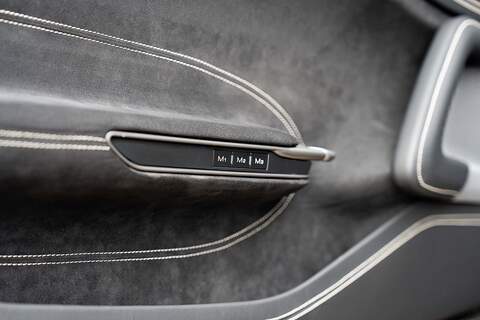 Ferrari GTC4Lusso T V8 - Large 37