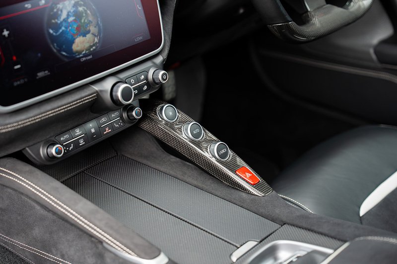 Ferrari GTC4Lusso T V8 - Large 49