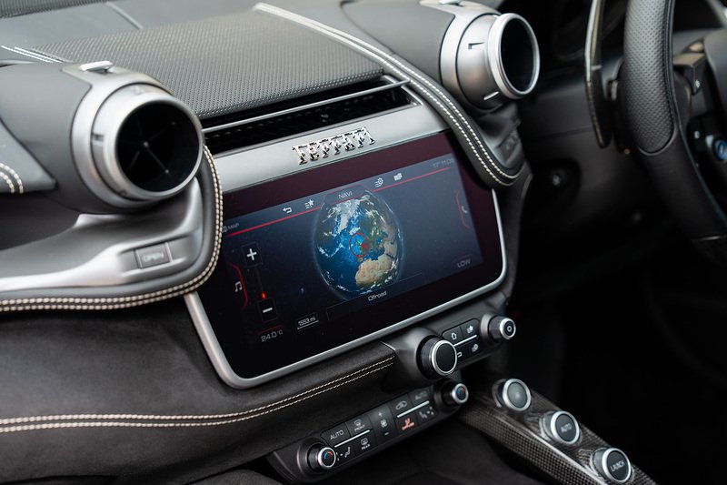 Ferrari GTC4Lusso T V8 - Large 45