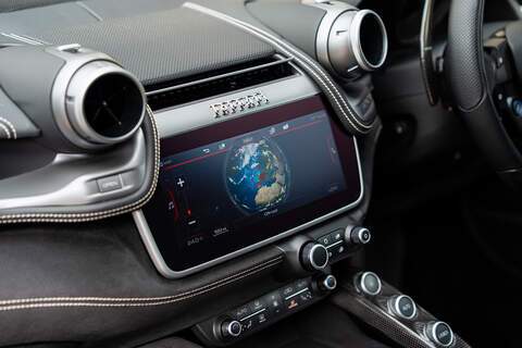 Ferrari GTC4Lusso T V8 - Large 45