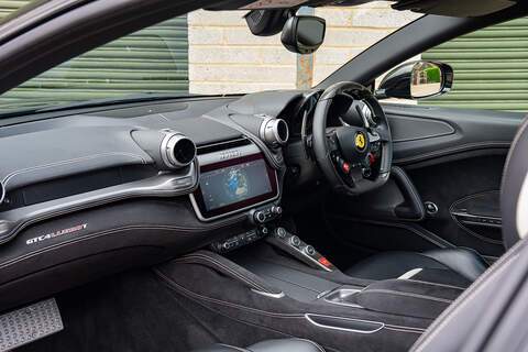 Ferrari GTC4Lusso T V8 - Large 4