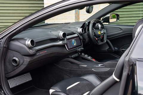 Ferrari GTC4Lusso T V8 - Large 34