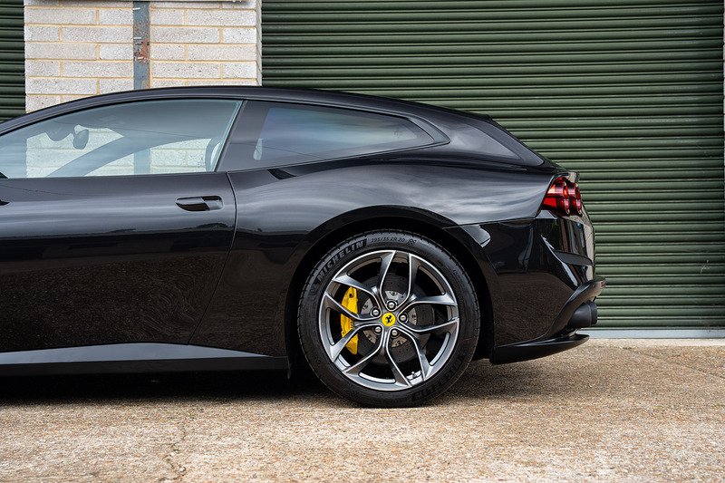 Ferrari GTC4Lusso T V8 - Large 53