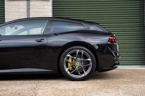 Ferrari GTC4Lusso T V8 - Large 53