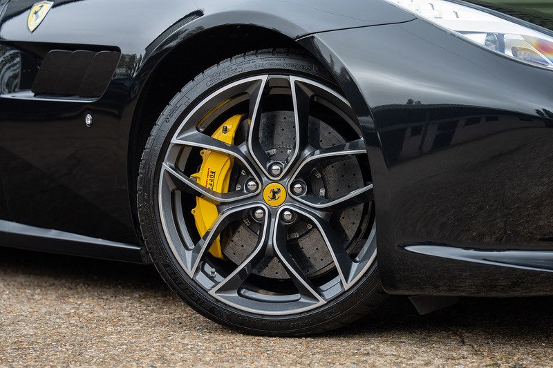 Ferrari GTC4Lusso T V8 - Large 63