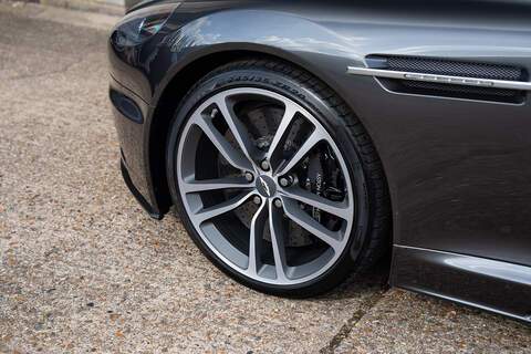 Aston Martin DBS - Large 27