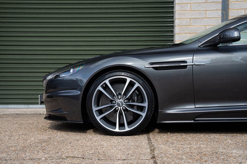 Aston Martin DBS - Large 47