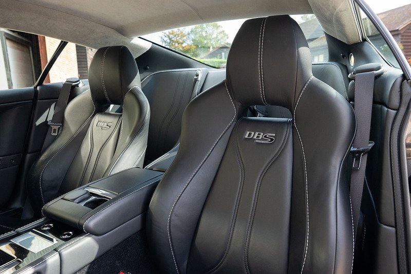 Aston Martin DBS - Large 11