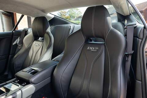 Aston Martin DBS - Large 11