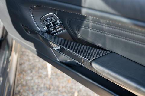 Aston Martin DBS - Large 41
