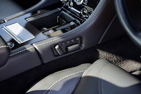 Aston Martin DBS - Large 33