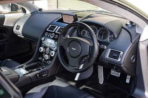 Aston Martin DBS - Large 29