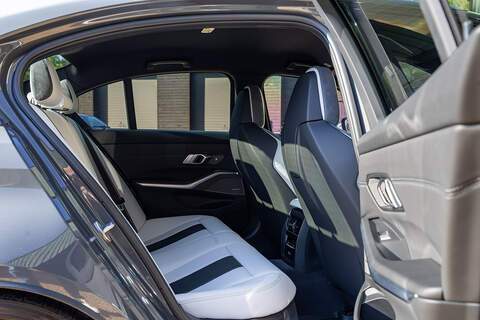 BMW M3 BiTurbo Competition - Large 5