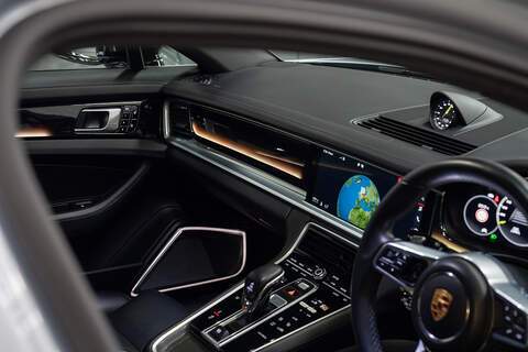 Porsche Panamera V6 E-Hybrid 4 - Large 35