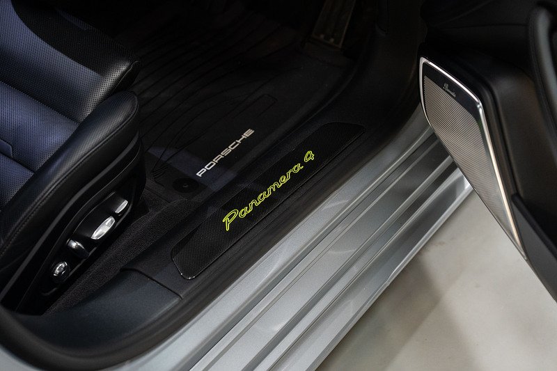 Porsche Panamera V6 E-Hybrid 4 - Large 37