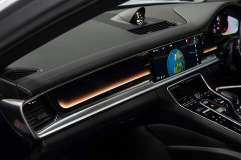 Porsche Panamera V6 E-Hybrid 4 - Large 38