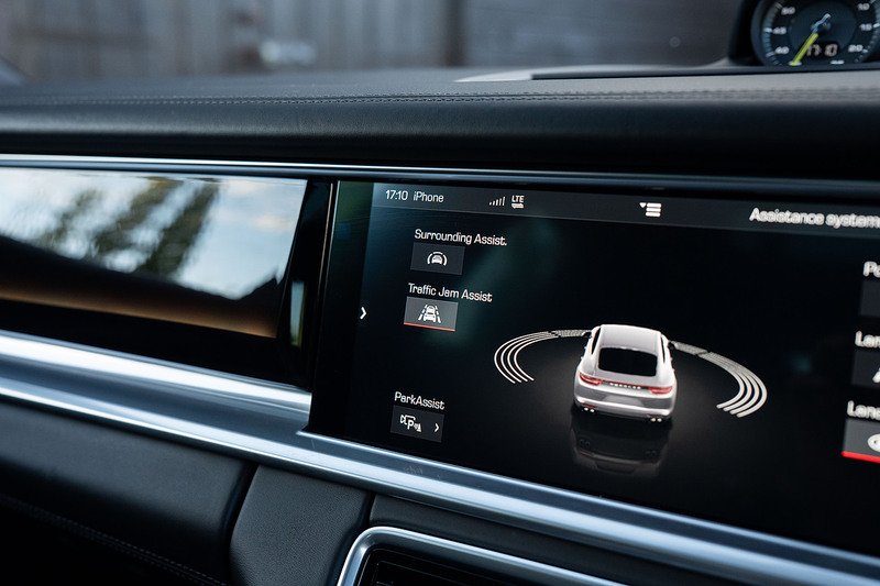 Porsche Panamera V6 E-Hybrid 4 - Large 39
