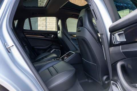 Porsche Panamera V6 E-Hybrid 4 - Large 12