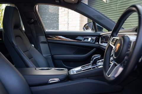 Porsche Panamera V6 E-Hybrid 4 - Large 41