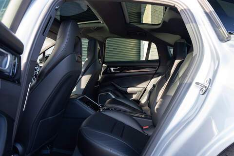 Porsche Panamera V6 E-Hybrid 4 - Large 5