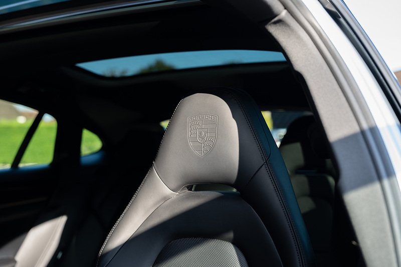 Porsche Panamera V6 E-Hybrid 4 - Large 17