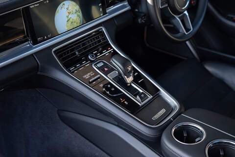 Porsche Panamera V6 E-Hybrid 4 - Large 36