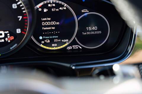 Porsche Panamera V6 E-Hybrid 4 - Large 32