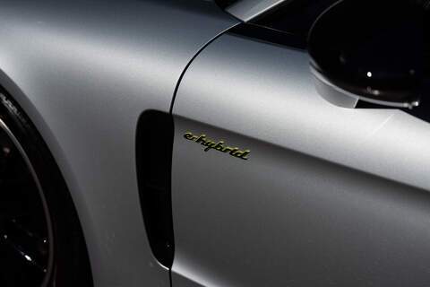 Porsche Panamera V6 E-Hybrid 4 - Large 28
