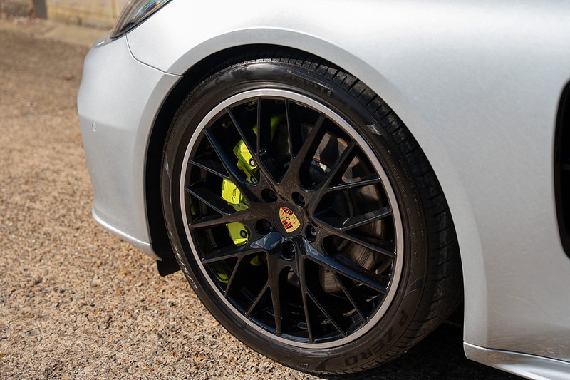 Porsche Panamera V6 E-Hybrid 4 - Large 51