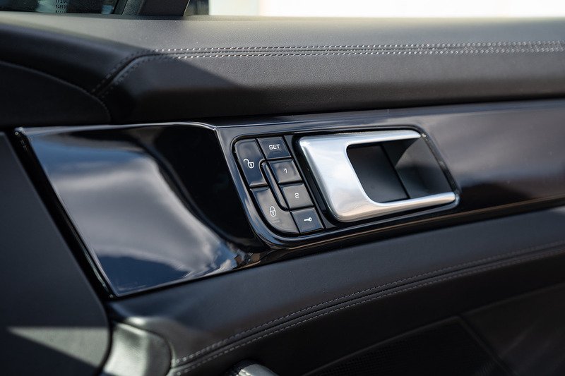 Porsche Panamera V6 E-Hybrid 4 - Large 53